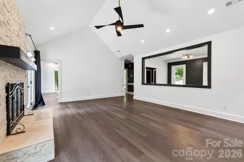 9131 N Pine Hill Lane Charlotte NC 28215