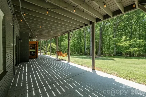 9131 N Pine Hill Lane Charlotte NC 28215