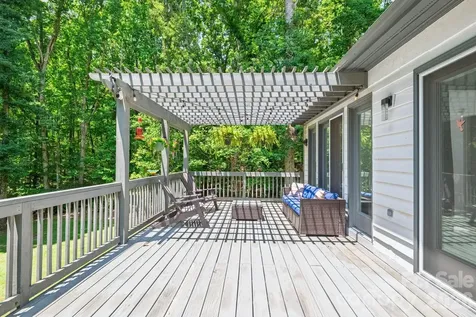 9131 N Pine Hill Lane Charlotte NC 28215