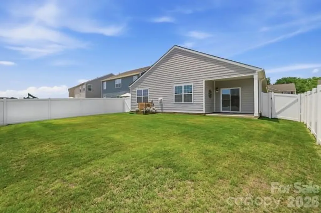 1843 Vanderlyn Street Monroe NC 28112