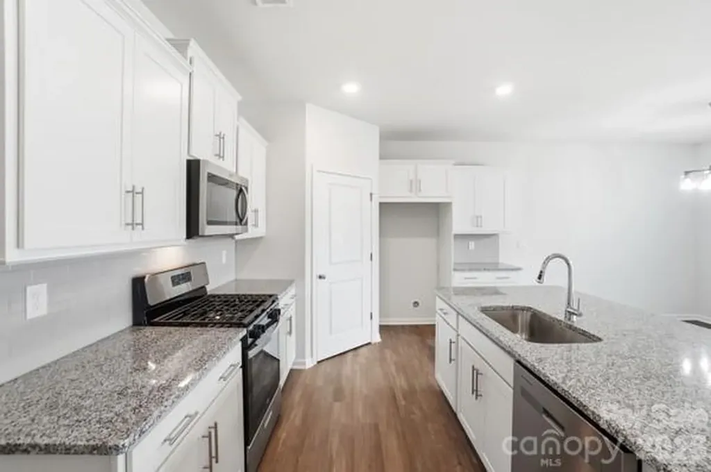 1843 Vanderlyn Street Monroe NC 28112