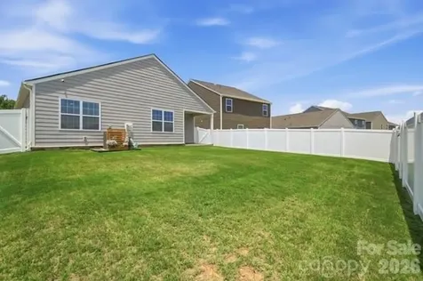 1843 Vanderlyn Street Monroe NC 28112