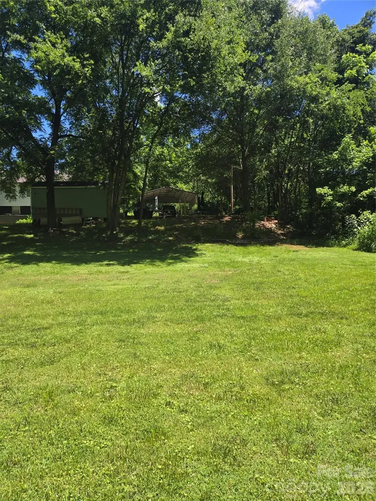 156 S Caldwell Avenue Newton NC 28658