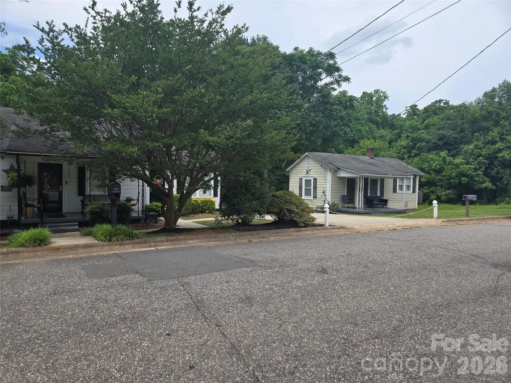 156 S Caldwell Avenue Newton NC 28658