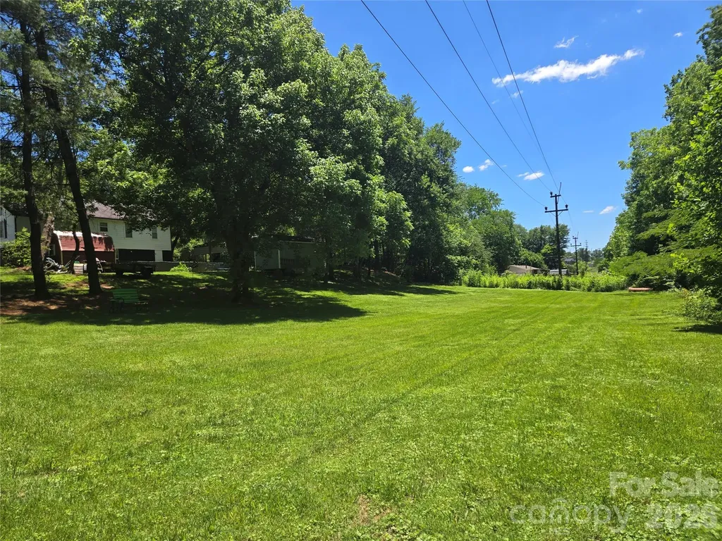 156 S Caldwell Avenue Newton NC 28658