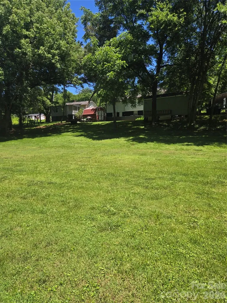 156 S Caldwell Avenue Newton NC 28658