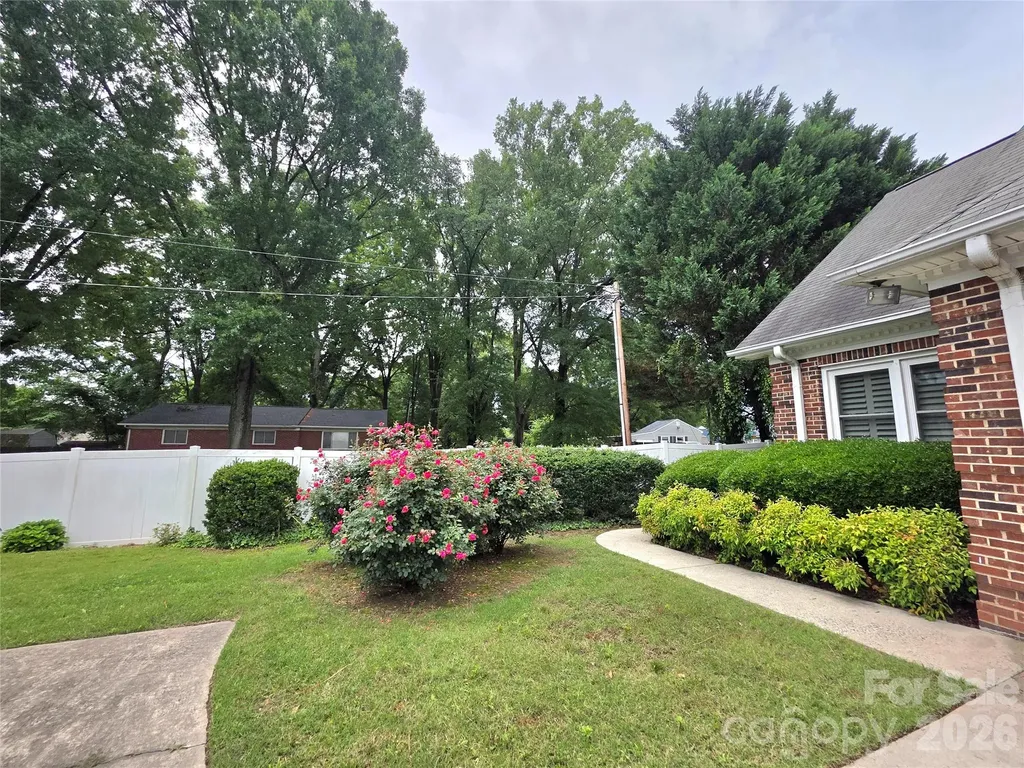 687 Carlton Drive Gastonia NC 28054