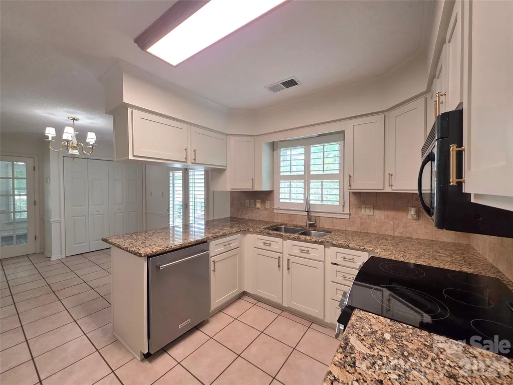 687 A Carlton Drive Gastonia NC 28054