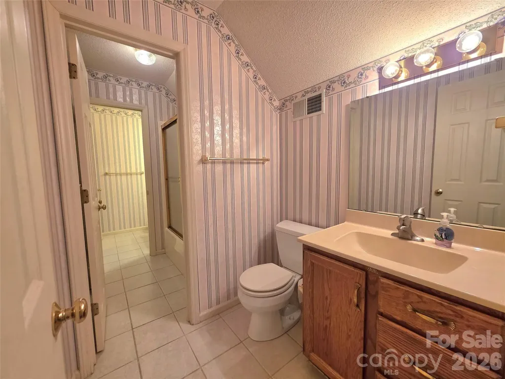 687 Carlton Drive Gastonia NC 28054