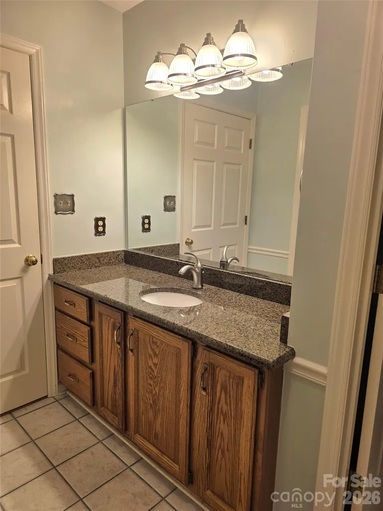 687 A Carlton Drive Gastonia NC 28054