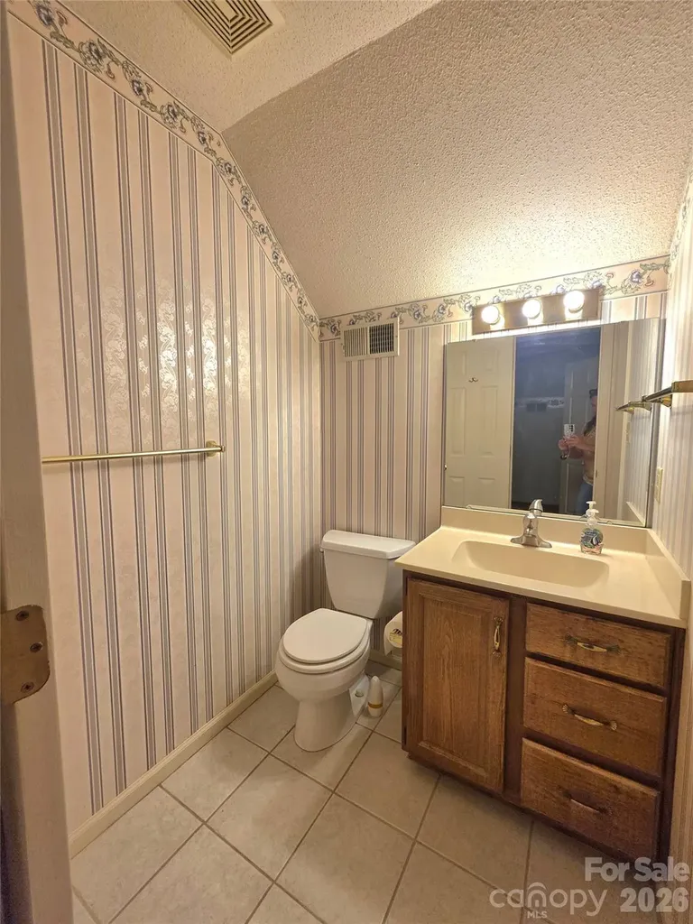 687 Carlton Drive Gastonia NC 28054