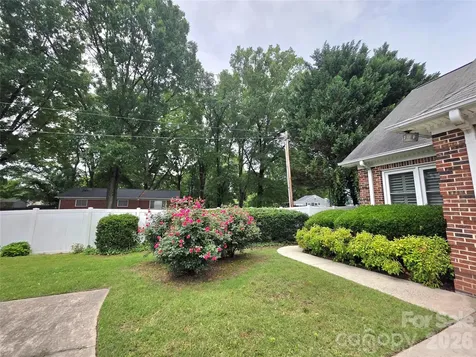 687 A Carlton Drive Gastonia NC 28054