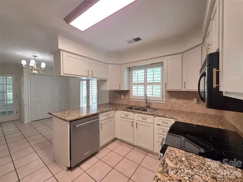 687 A Carlton Drive Gastonia NC 28054