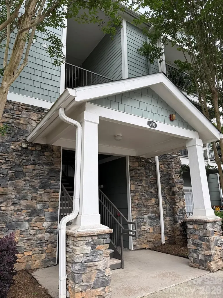 200 Vista Lake Drive Candler NC 28715