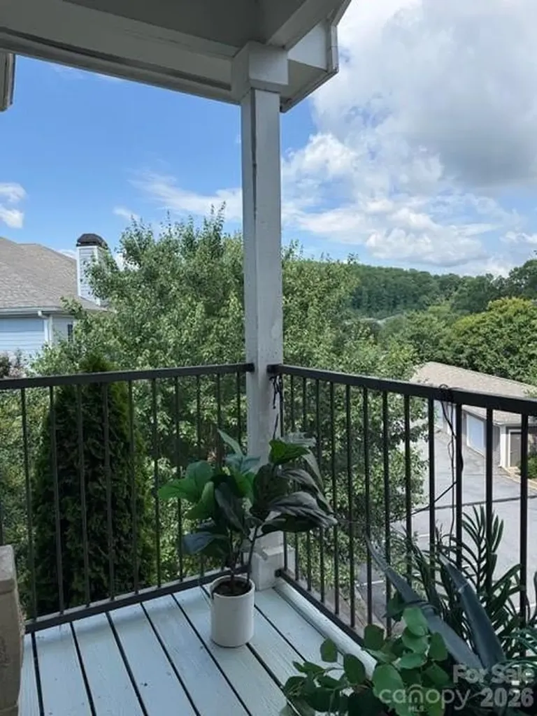 200 Vista Lake Drive Candler NC 28715