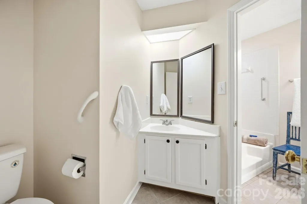 2500 Stradbrook Drive Charlotte NC 28210