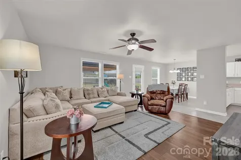 211 Wolf Creek Lane Statesville NC 28625