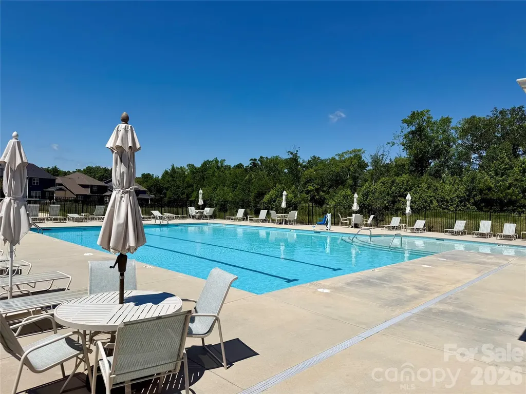 1318 Poppy Way Matthews NC 28104