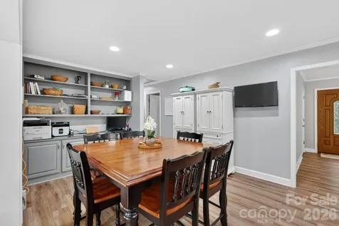 1172 Rainbow Circle Catawba SC 29704