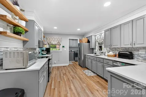 1172 Rainbow Circle Catawba SC 29704