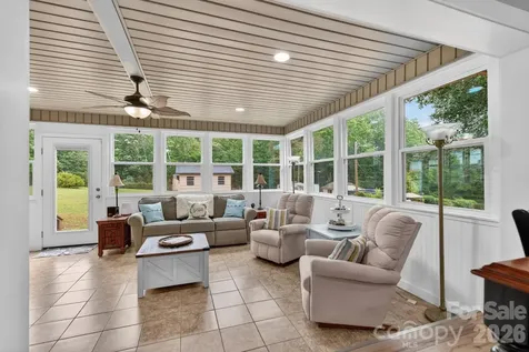 1172 Rainbow Circle Catawba SC 29704