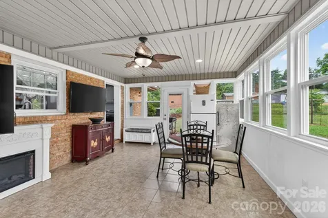 1172 Rainbow Circle Catawba SC 29704