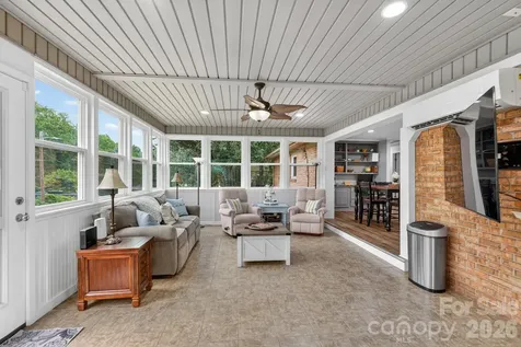 1172 Rainbow Circle Catawba SC 29704