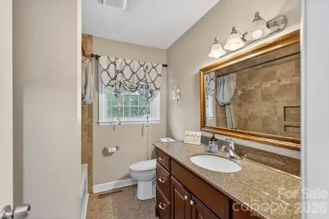 1172 Rainbow Circle Catawba SC 29704
