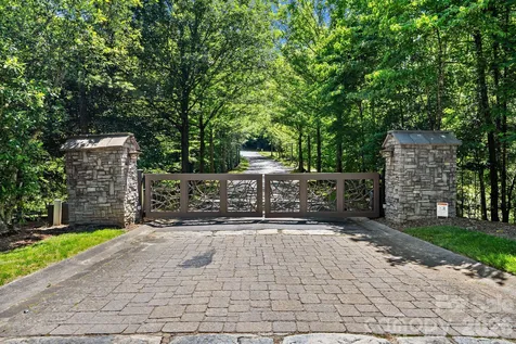 472 Mills River Way Horse Shoe NC 28742