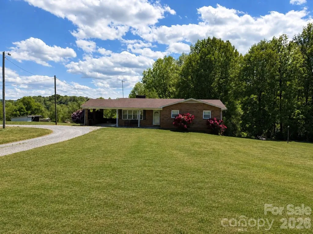 8186 Old Nc Highway 60 Roaring River NC 28697