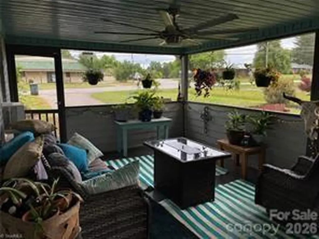 4685 Rock Creek Road Hayes NC 28635