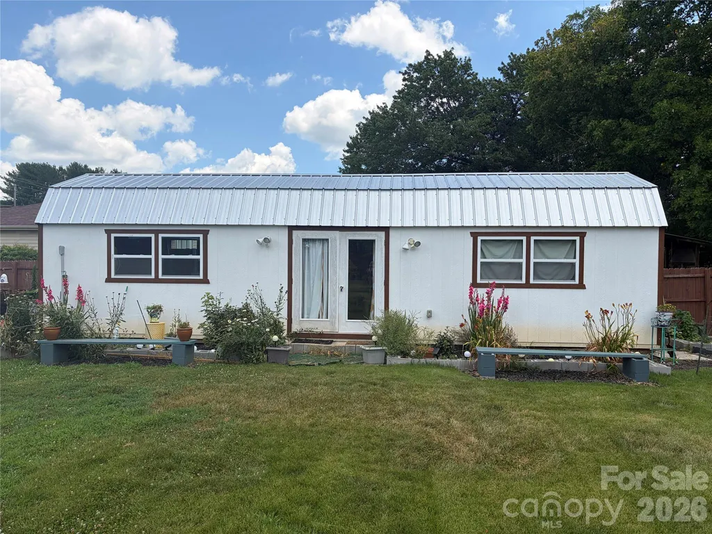 4685 Rock Creek Road Hayes NC 28635
