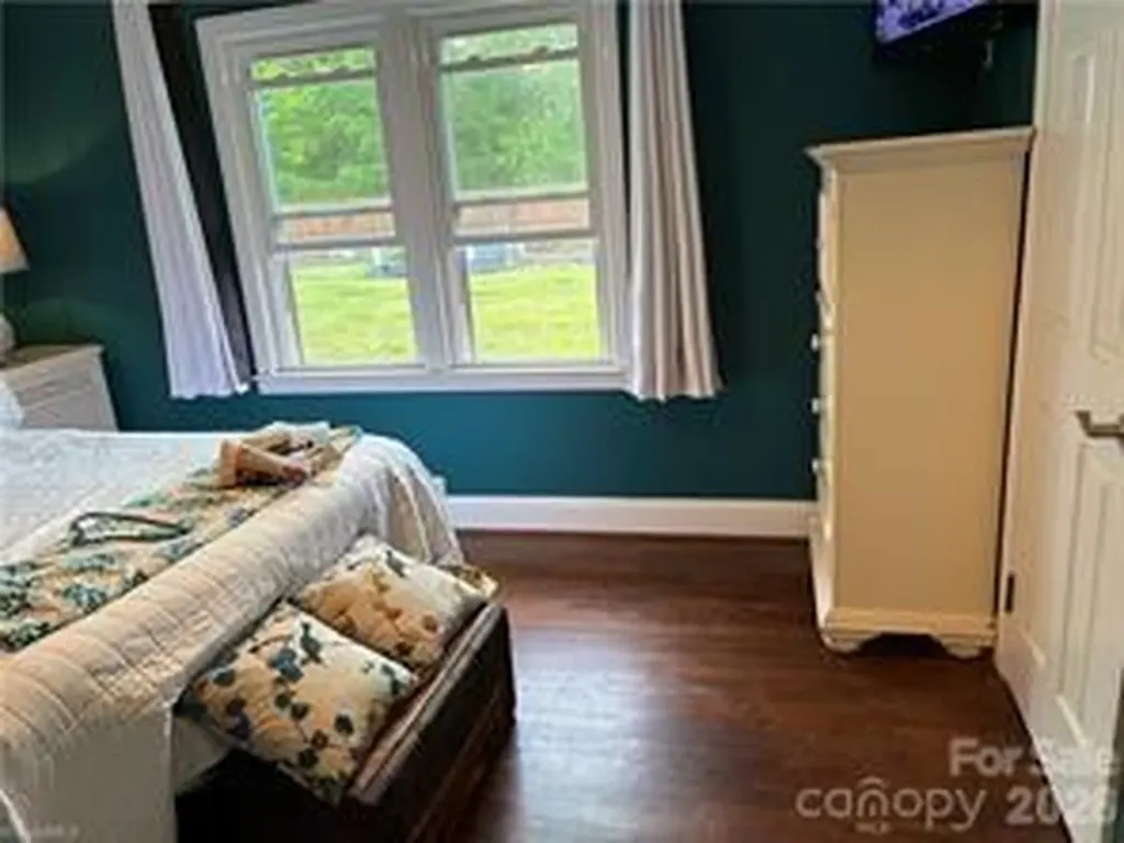 4685 Rock Creek Road Hayes NC 28635