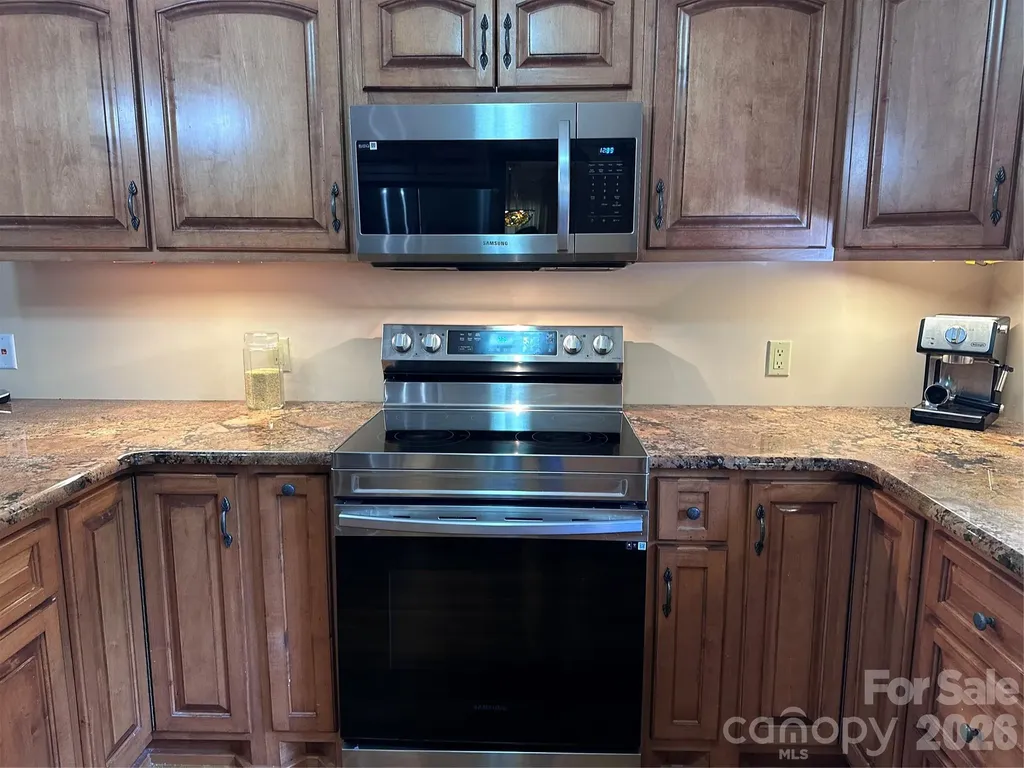523 Boxwood Street Hudson NC 38638