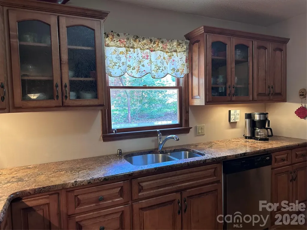 523 Boxwood Street Hudson NC 38638