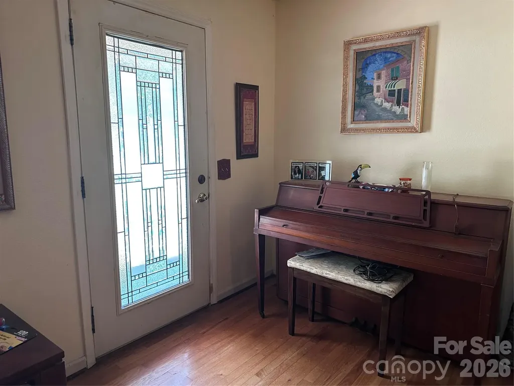 523 Boxwood Street Hudson NC 38638