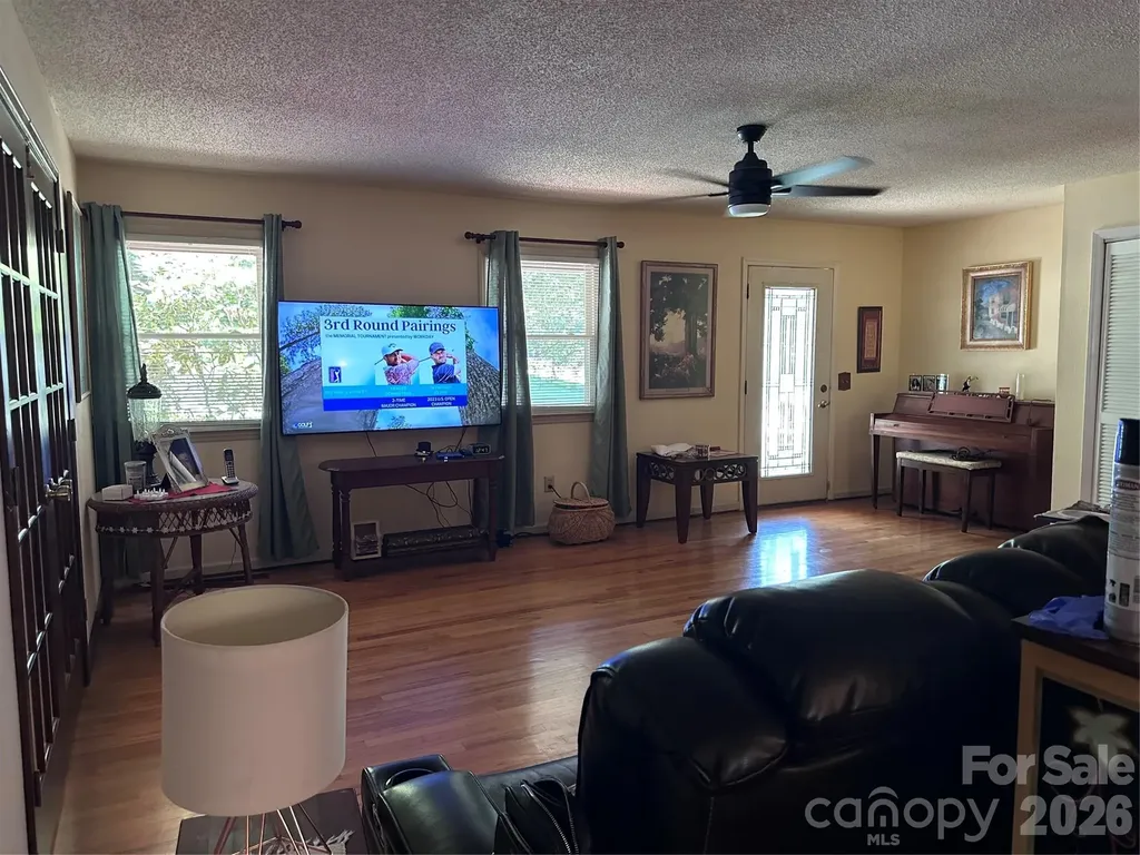 523 Boxwood Street Hudson NC 38638