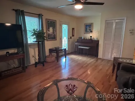 523 Boxwood Street Hudson NC 38638