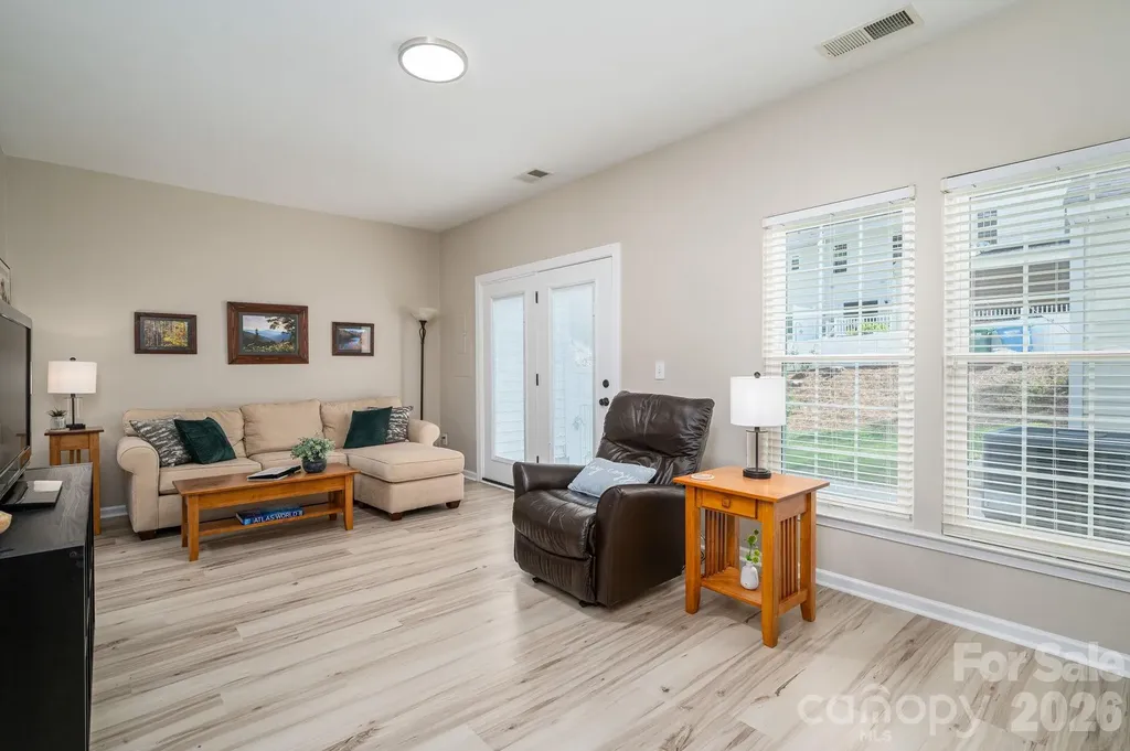 1091 Cramerton Village Drive Cramerton NC 28032