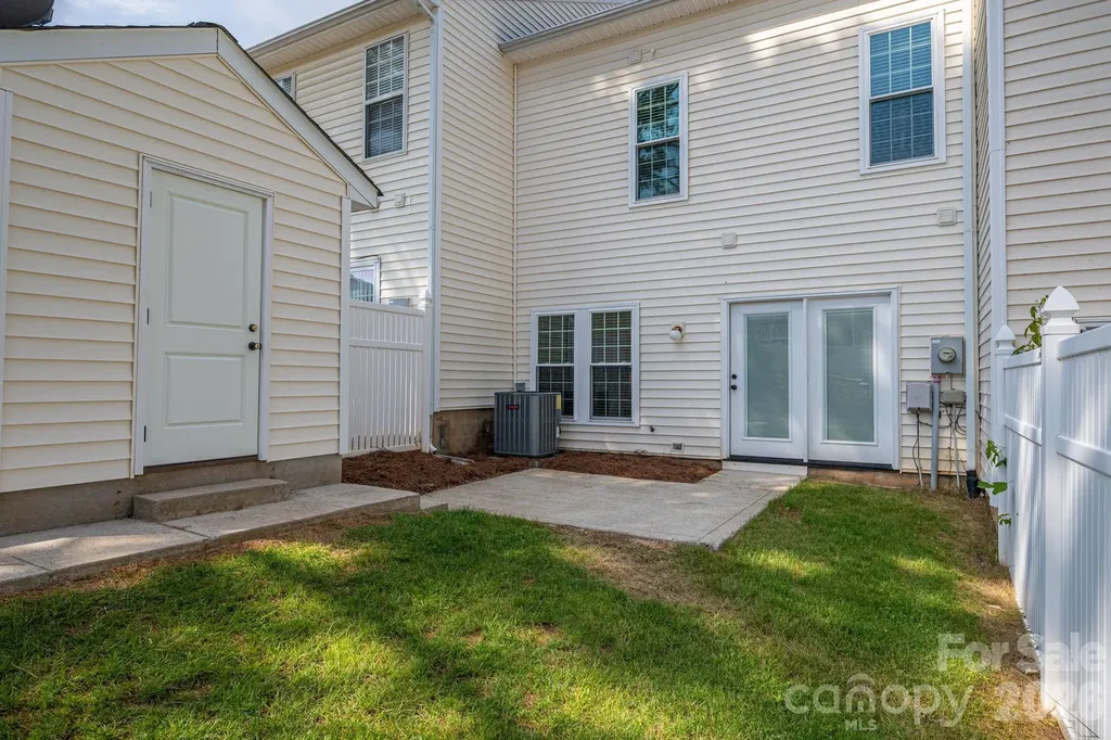 1091 Cramerton Village Drive Cramerton NC 28032