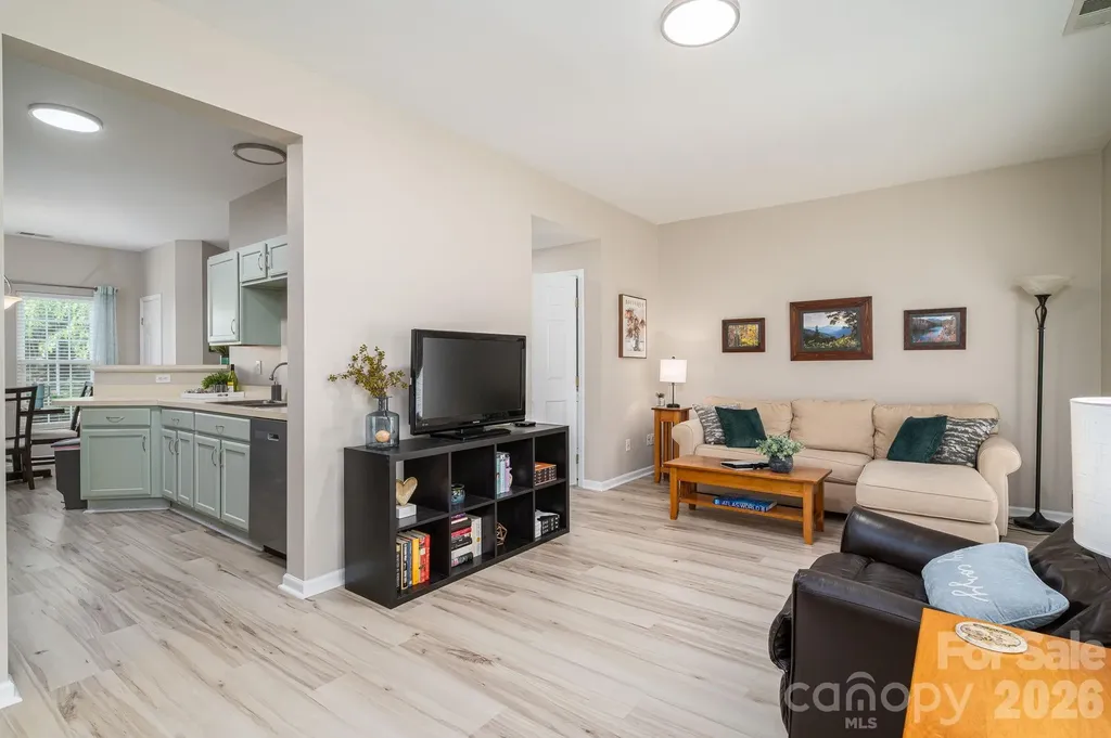 1091 Cramerton Village Drive Cramerton NC 28032