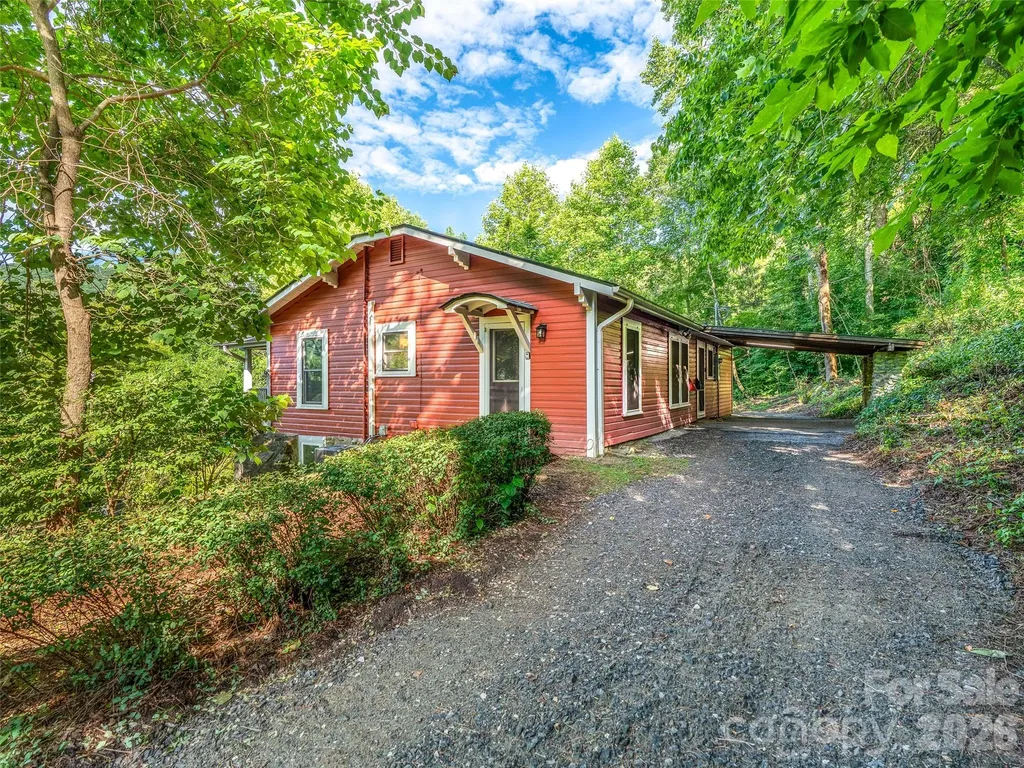 206 Chestnut Hill Road Gerton NC 28735
