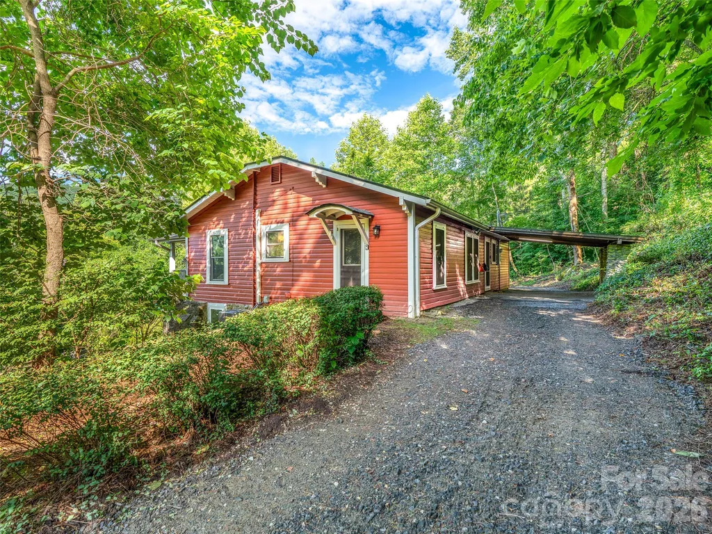 206 Chestnut Hill Road Gerton NC 28735