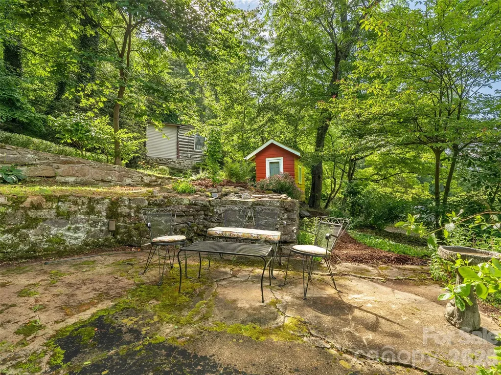 206 Chestnut Hill Road Gerton NC 28735