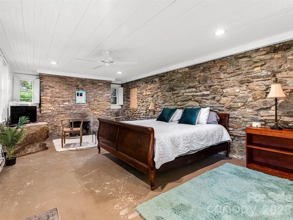 206 Chestnut Hill Road Gerton NC 28735