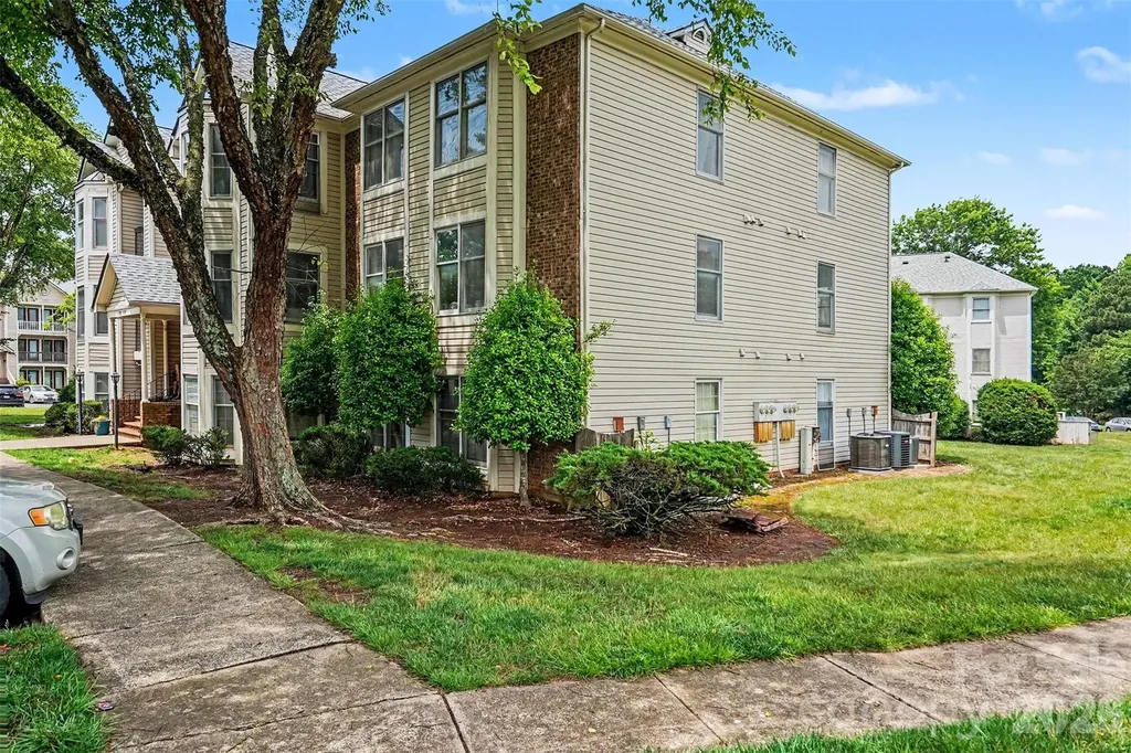 6223 Rosecroft Drive Charlotte NC 28215