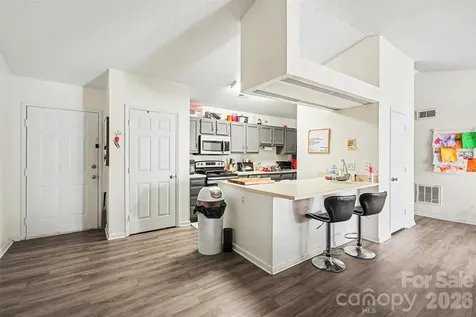 6223 Rosecroft Drive Charlotte NC 28215