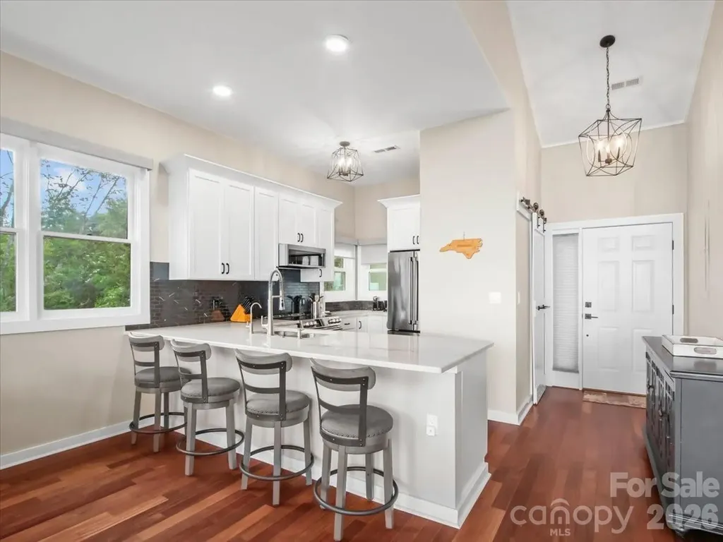 30 Club Villa Court Burnsville NC 28714