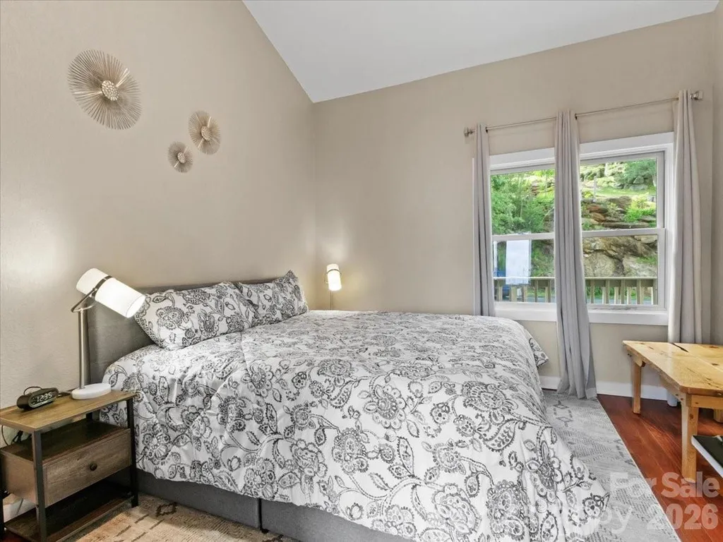 30 Club Villa Court Burnsville NC 28714