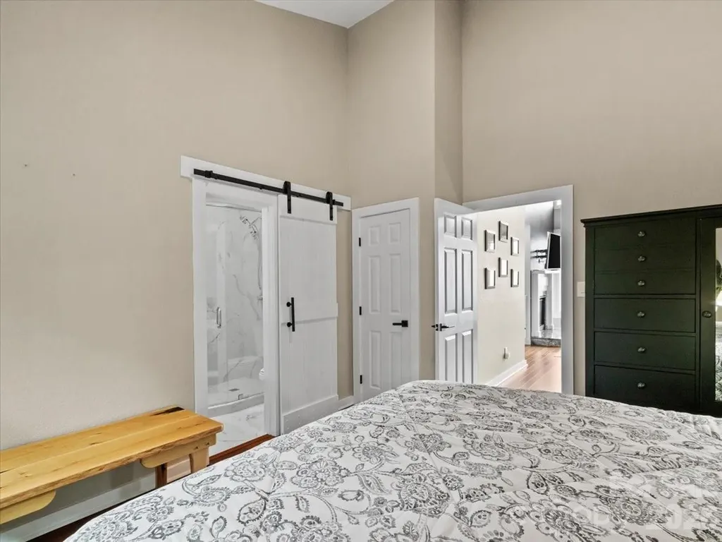 30 Club Villa Court Burnsville NC 28714
